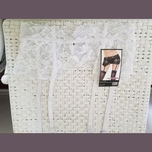 Intimate Basics NWT White Garter Belt Small